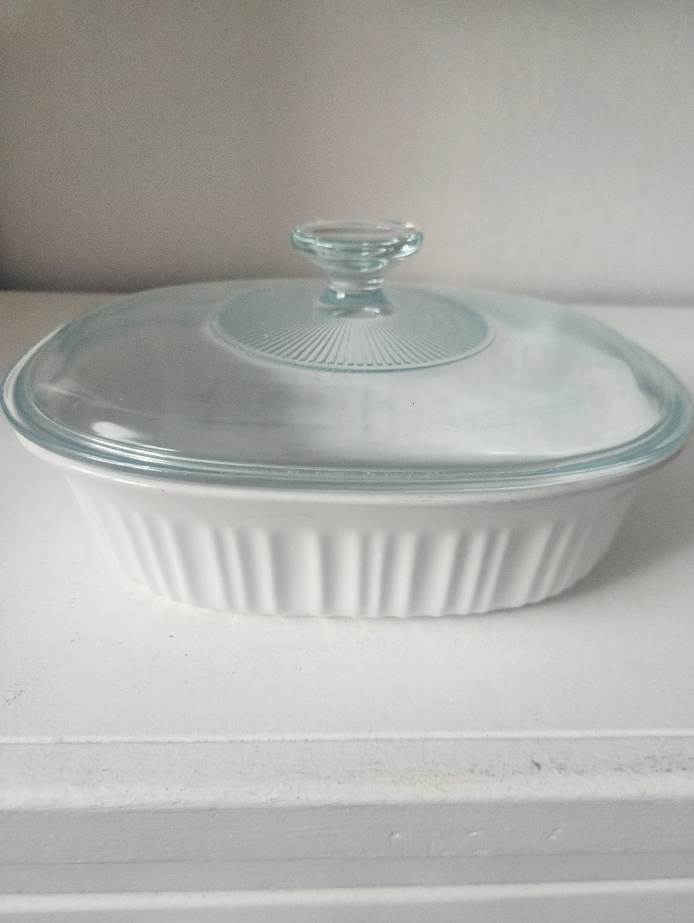Corningware White Ceramic Casserole with Clear Glass Lid 1 1/2qt